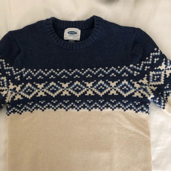 Old Navy Other - Gently used Old Navy sweater Size M